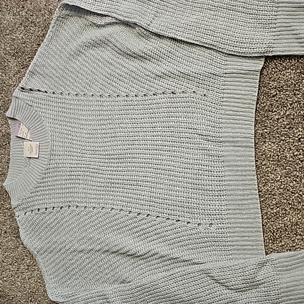 🖤Q2🔹️Light Blue Sweater